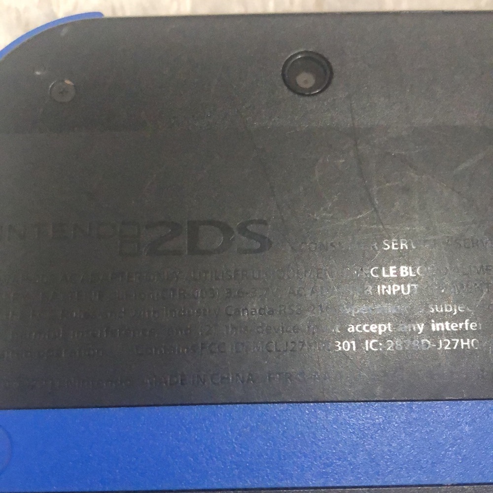 Nintendo 2DS bundle - Picture 4 of 10